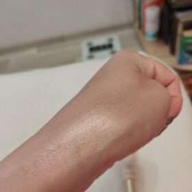 O.TWO.O Rose Gold Liquid  Highlighter photo review