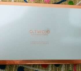 O.TWO.O 28 Colors Eyeshadow Palette photo review